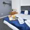Orion House - sleeps 6, driveway, garden