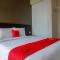 RedDoorz Plus near Solo Baru - 梭罗