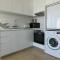 Phaedrus Living: Seaside Modern Flat Lighthouse 63