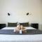 Phaedrus Living: Seaside Modern Flat Lighthouse 63