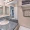 Lake Havasu Condo with Pool Access 1 Block to Beach - مدينة ليك هافاسو