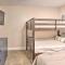 Lake Havasu Condo with Pool Access 1 Block to Beach - مدينة ليك هافاسو
