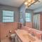 8 Mi to Lake Ray Hubbard Creekside Garland Home
