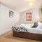 Spacious Contractor House for Large Groups - Private Parking