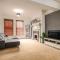 Spacious Contractor House for Large Groups - Private Parking
