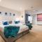 LARGE Town Centre Townhouse for Work and Leisure inc Private Parking