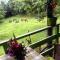 Mindo Eco Chalet con Rio y Cascada