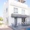 Nissini Blanco, 3 bedroom villa with private pool, 5 min to the beach