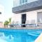 Nissini Nero, 3 bedroom villa with private pool, 5 min to the beach