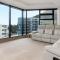 Superb Elevated Views of Harbour with Heated Pool, Gym & Parking