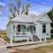 Historic home with heated Mini Pool walking distance to downtown San Antonio! - 圣安东尼奥