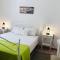 Stylish Home for 6 in Adamas - Adamas