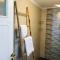 Stylish Home for 6 in Adamas - Adamas