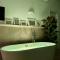Le Coq Suites
