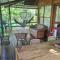 Mindo Eco Chalet, Rio y Cascadas