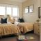 Ser Ar Y Bryn- Lovely family home with garden, walk to the village and beach
