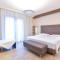 Bhotel