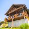 Awaji Seaside Log house in Goshiki