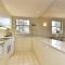 Villa 2br Pokolbin Villa located within Cypress Lakes Resort