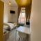 Capstay Roubaix Lille private shower & Netflix