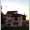 Τraditional fully detached villa on a luxurious hillock of Thessaloniki with its own garden also for family & wedding gatherings for 10 to 25 people only 15 minutes from airport