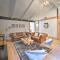 Chic Alpine Hideaway Hiking, Skiing and Exploring! - Running Springs