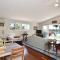 Lake Macquaries Edgewater Escape at Morisset Memories