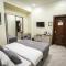 Leader Hotel