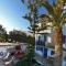 Deck2 Syros Premium Apartments - Vari
