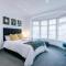 Only Family Groups - Pets Stay for Free - Sleeps 8 - Sofabed