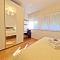 Split City Apartment Rosemary