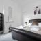Staywhenever LS- 4 Bedroom House, King Size Beds, Sleeps 9