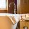 John Luxury Suites