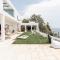 BEDWAVE Seaside Mansion