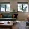 Wonderfully Spacious Luxury Holiday Cottage - Billingshurst