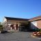 Rodeway Inn & Suites Bradley Airport