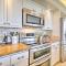 Modern Beachfront Condo with Pool and Beach Access! - Саут-Падре-Айленд