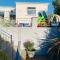 Nicolas Devon air bed and breakfast