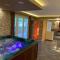 The Jakuzzi Room Miskolctapolca - ميشكولتْس
