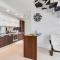 GuestHost - La Perla - Apt X6 with AC and garage!