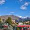 Alex Apt with onsite Gym and walk to town