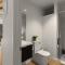 Alex Apt with onsite Gym and walk to town