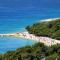 Apartments by the sea Promajna, Makarska - 17160