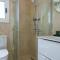 Phaedrus Living: Seaside Luxury Flat Lighthouse 62