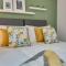 Chic and Bright Apartment Near the Water
