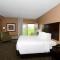 Cobblestone Inn & Suites - Denison | Majestic Hills - Denison