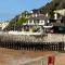 Clarendon View, Historic Apartment with Sea Views - 文特诺