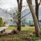 Como Lakeside Cottage - Petfriendly with private garden and access to the lake