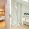 Chapel Cottage Set in a private courtyard in central location with 2 parking spaces