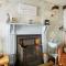 Chapel Cottage Set in a private courtyard in central location with 2 parking spaces